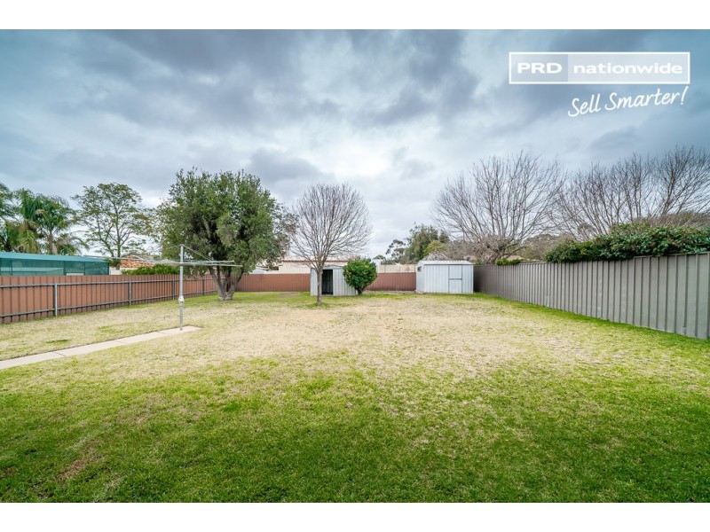 449 Lake Albert Road, Lake Albert NSW 2650
