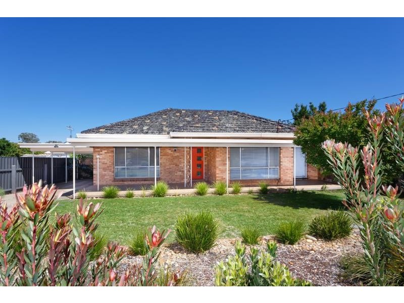 13 Bungown Place, Mount Austin NSW 2650