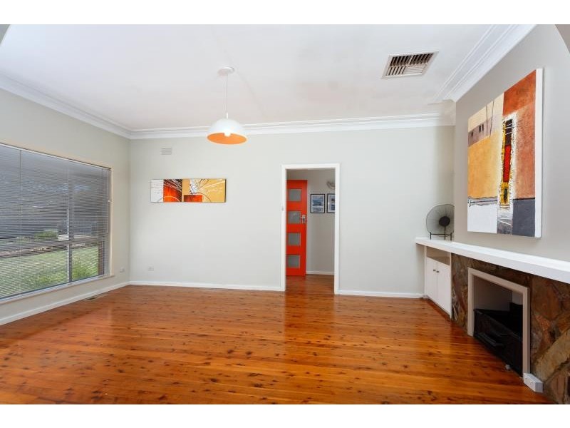 13 Bungown Place, Mount Austin NSW 2650