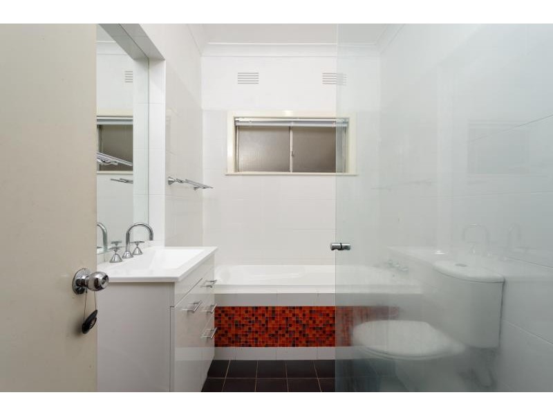 13 Bungown Place, Mount Austin NSW 2650