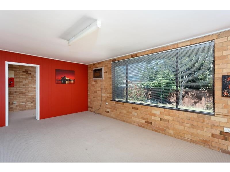 13 Bungown Place, Mount Austin NSW 2650