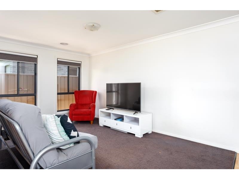 11 Mirrul Street, Glenfield Park NSW 2650