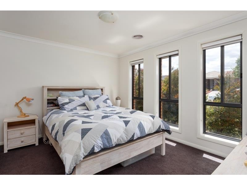 11 Mirrul Street, Glenfield Park NSW 2650