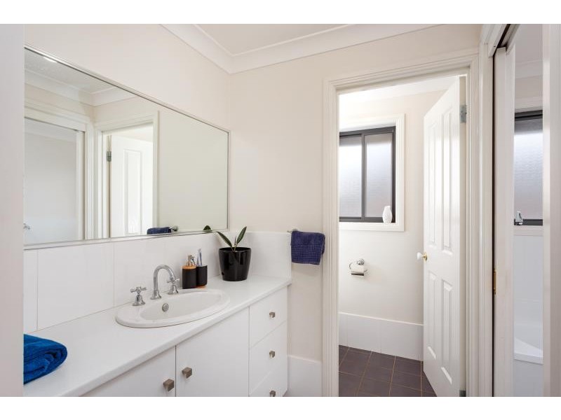11 Mirrul Street, Glenfield Park NSW 2650