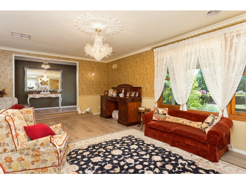 196 Dukes Road, Lake Albert NSW 2650