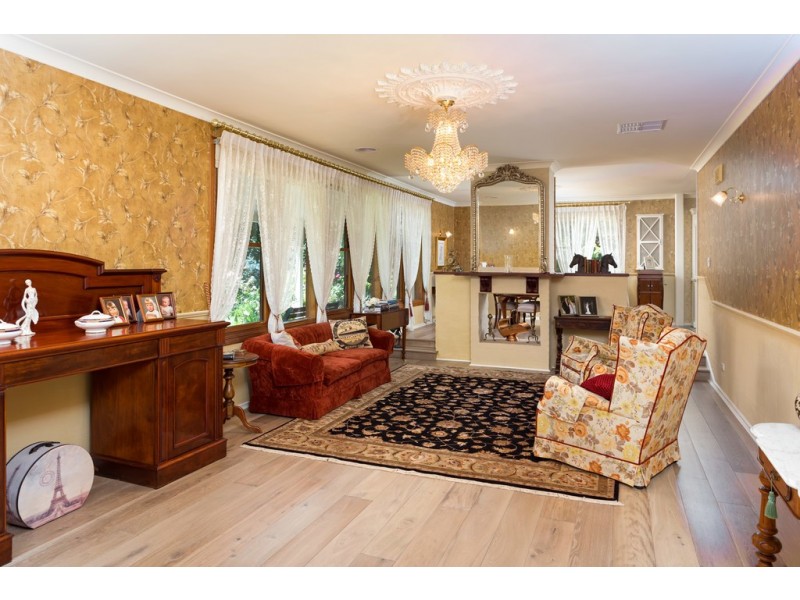 196 Dukes Road, Lake Albert NSW 2650