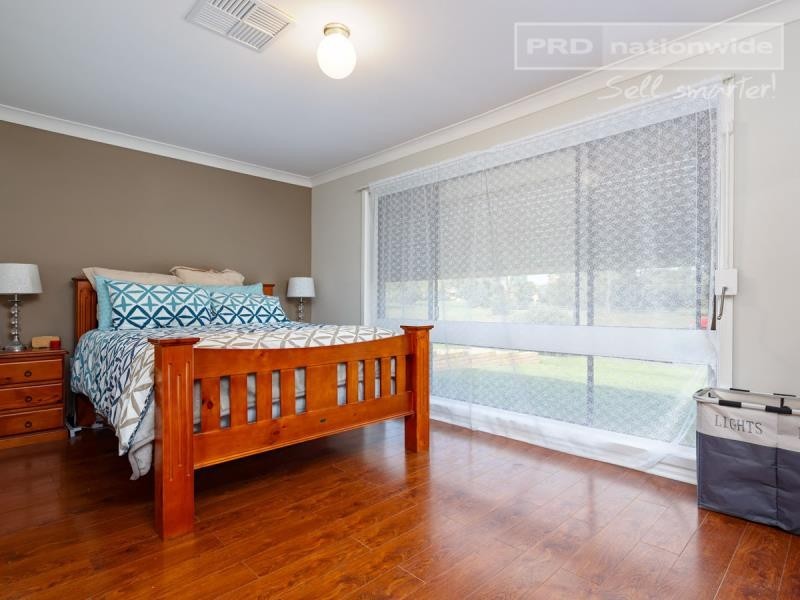 21 Coyne Street, Mount Austin NSW 2650