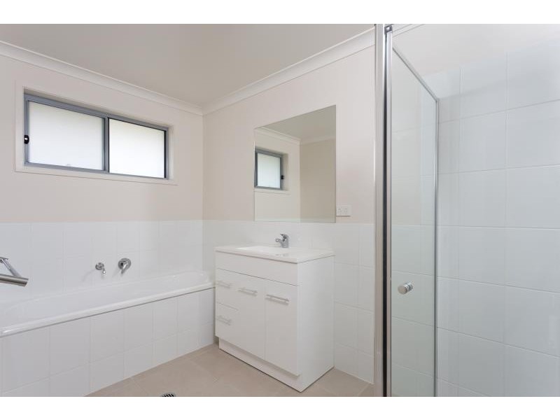 21 Sunvale Crescent, Estella NSW 2650