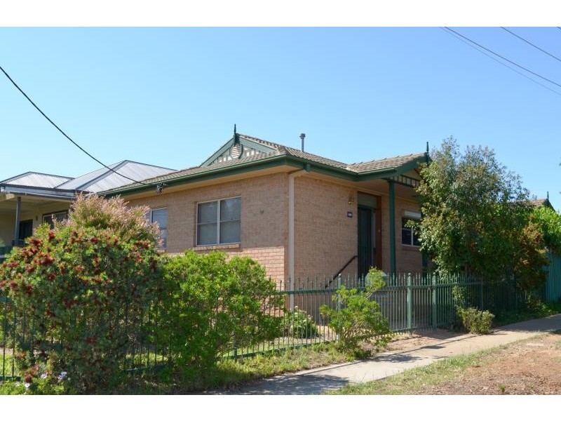 54 Garland Street, Turvey Park NSW 2650
