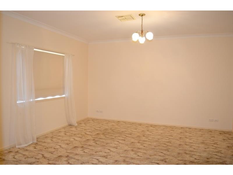 54 Garland Street, Turvey Park NSW 2650