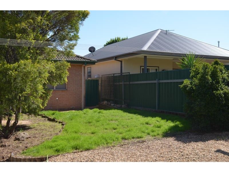 54 Garland Street, Turvey Park NSW 2650