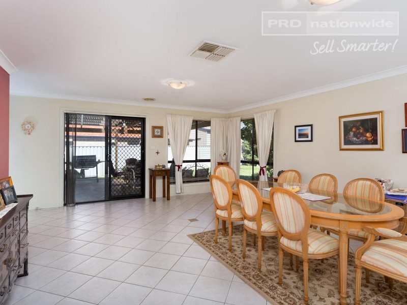 96 Yentoo Drive, Glenfield Park NSW 2650