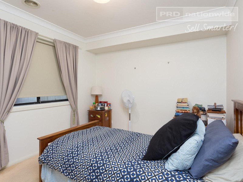 96 Yentoo Drive, Glenfield Park NSW 2650