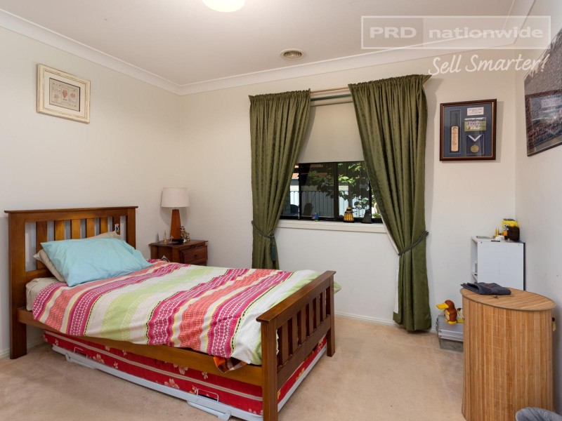 96 Yentoo Drive, Glenfield Park NSW 2650