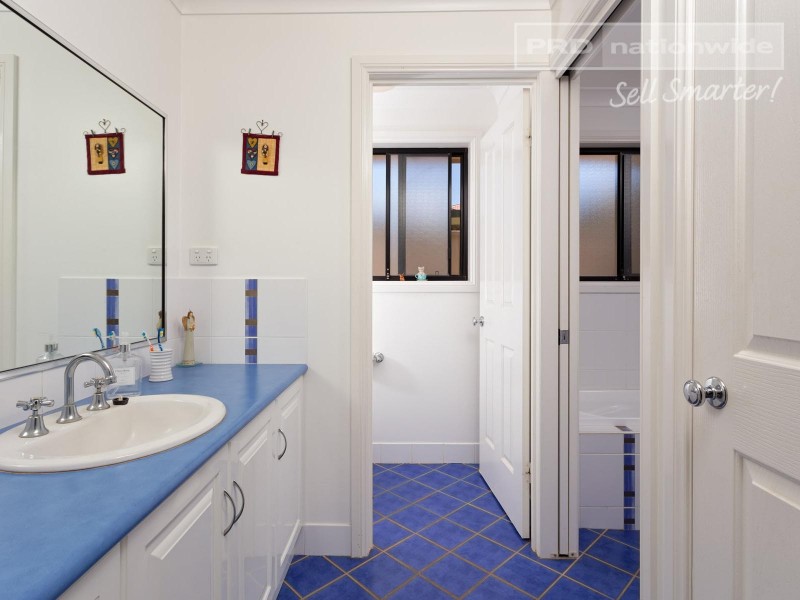 96 Yentoo Drive, Glenfield Park NSW 2650