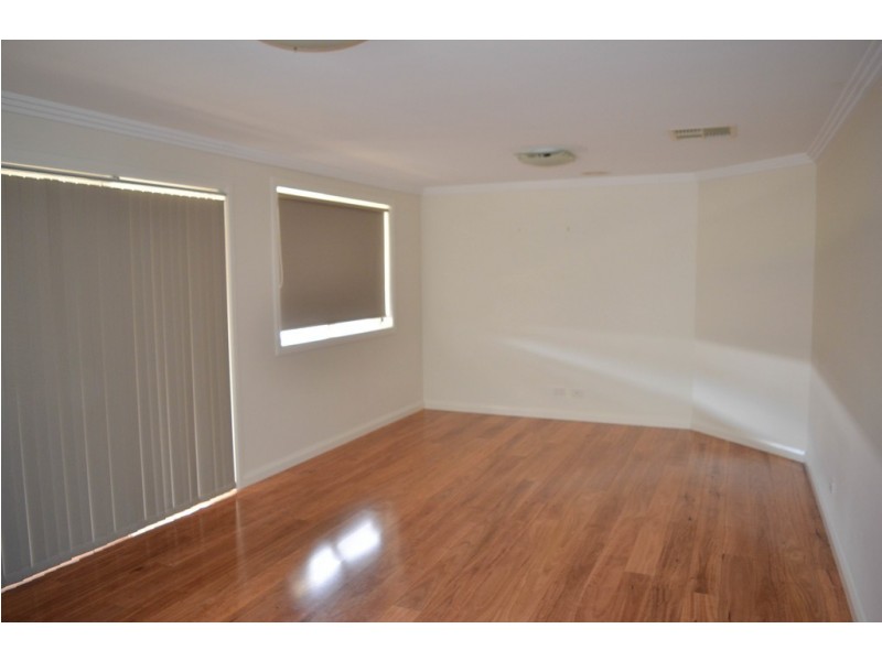 72 Lingiari Drive, Lloyd NSW 2650