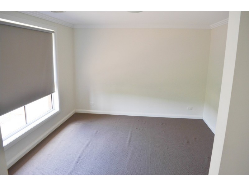 72 Lingiari Drive, Lloyd NSW 2650