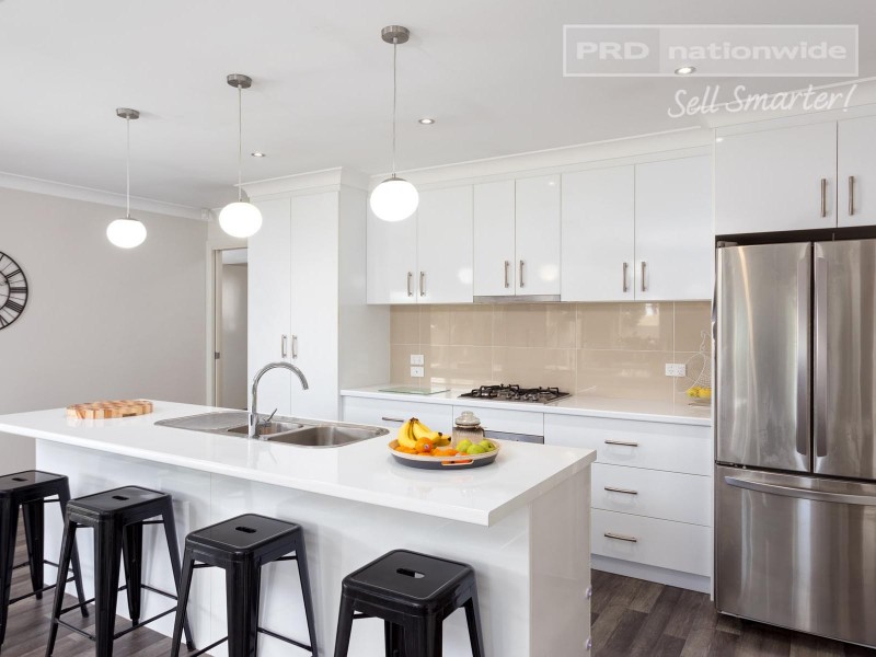 8 Preston Crescent, Lloyd NSW 2650