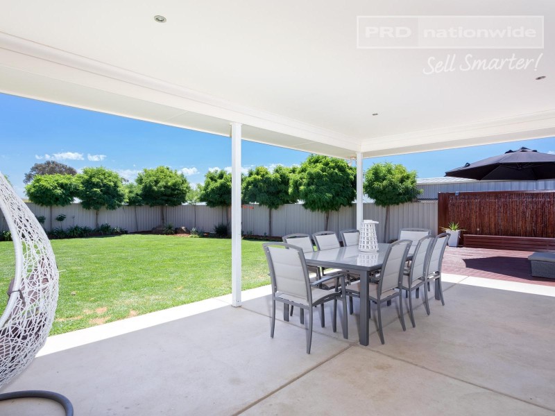 8 Preston Crescent, Lloyd NSW 2650