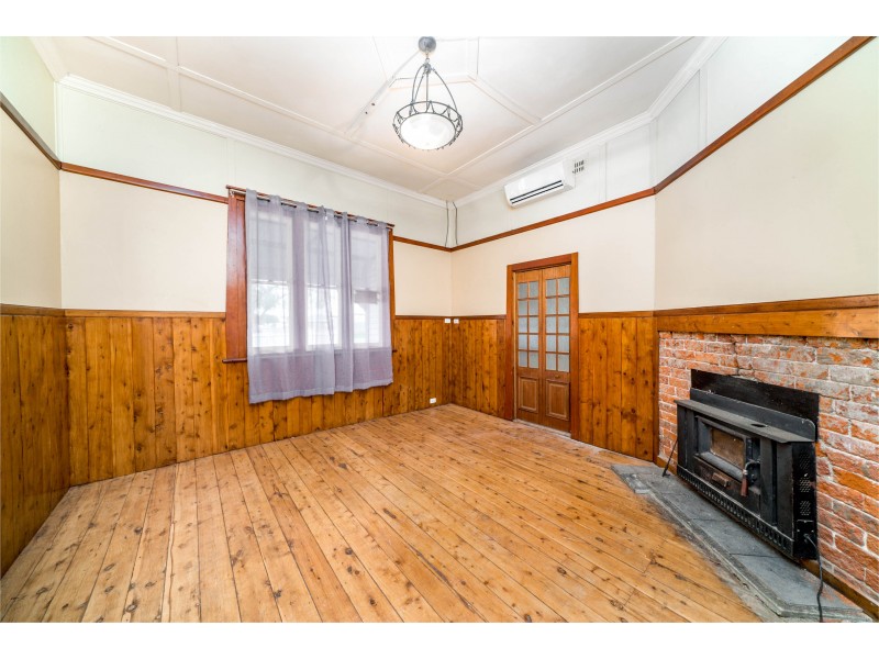 19 Ferrier Street, Lockhart NSW 2656