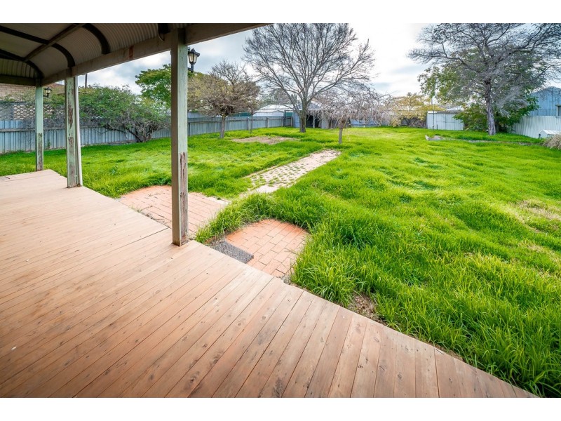 19 Ferrier Street, Lockhart NSW 2656