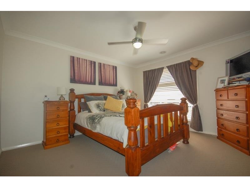63 Kaloona Drive, Bourkelands NSW 2650