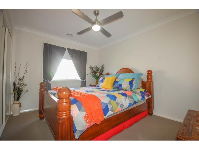 63 Kaloona Drive, Bourkelands NSW 2650