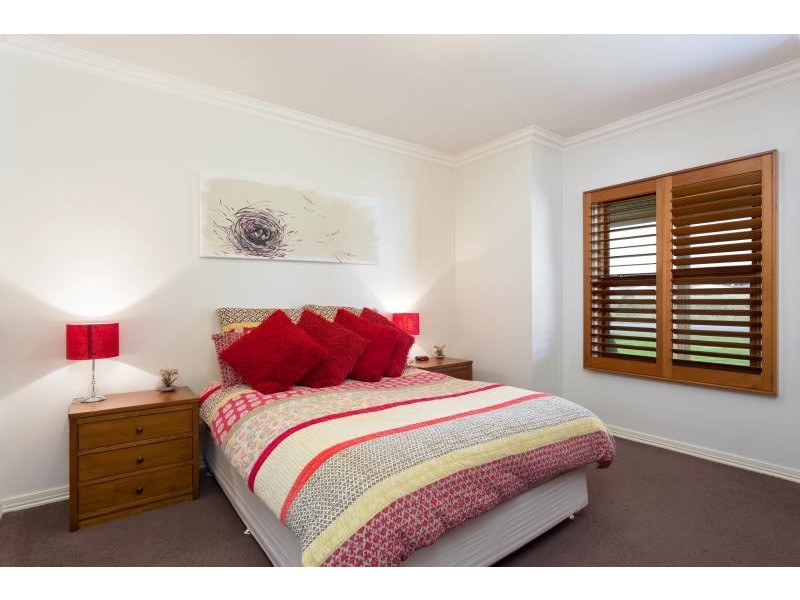 10 Deakin Avenue, Lloyd NSW 2650