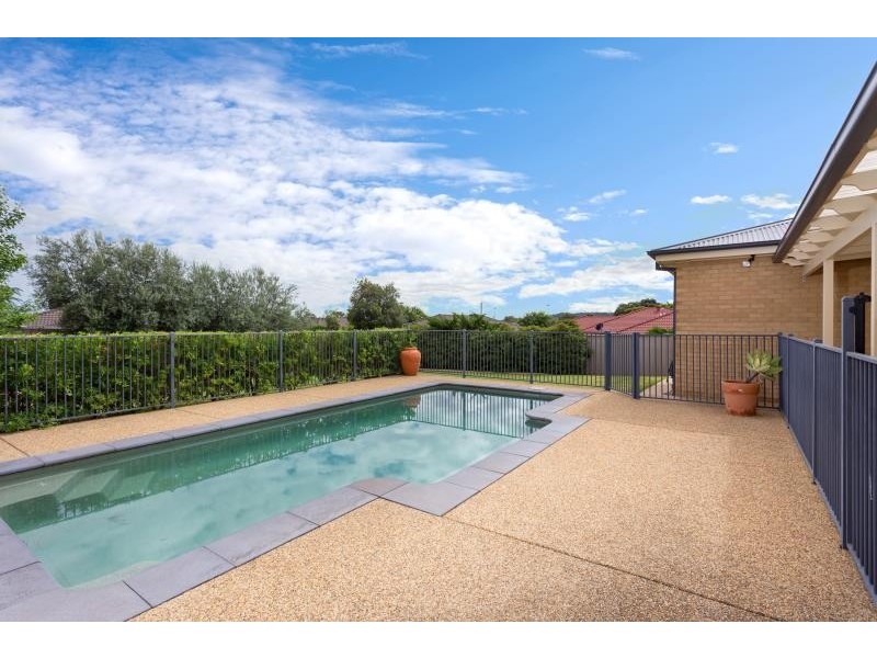 10 Deakin Avenue, Lloyd NSW 2650