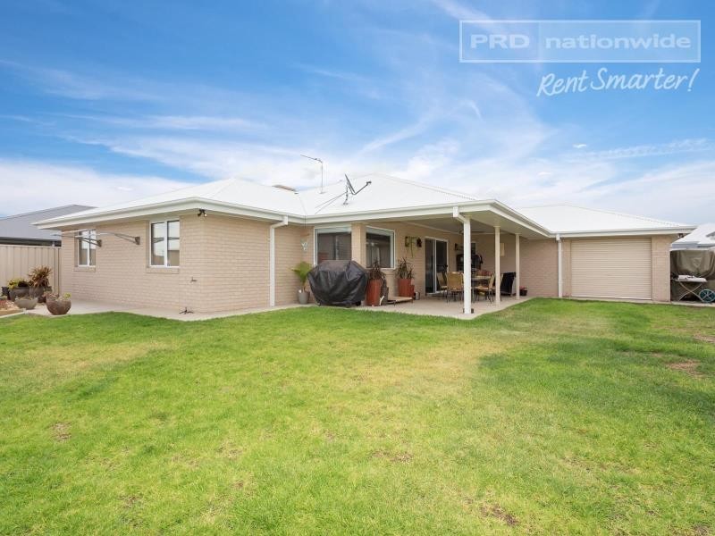 13 Goonawarra Street, Gobbagombalin NSW 2650
