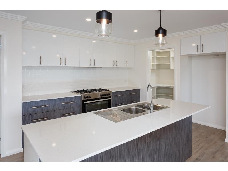 75 Barmedman Avenue, Gobbagombalin NSW 2650