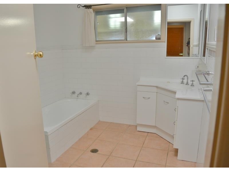 4 Anne Street, Tolland NSW 2650