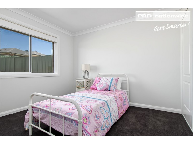 11 Tantoon Circuit, Forest Hill NSW 2651