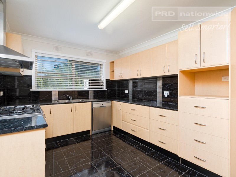 4 Hodson Avenue, Turvey Park NSW 2650