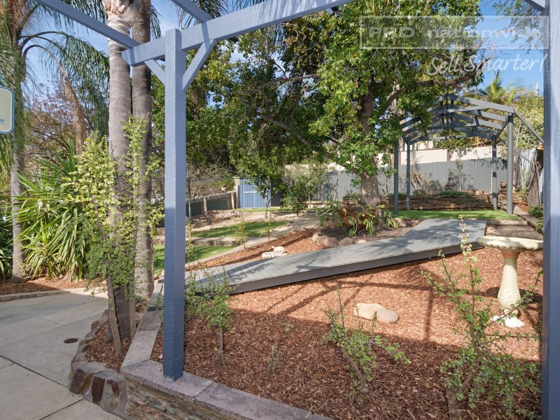 4 Hodson Avenue, Turvey Park NSW 2650