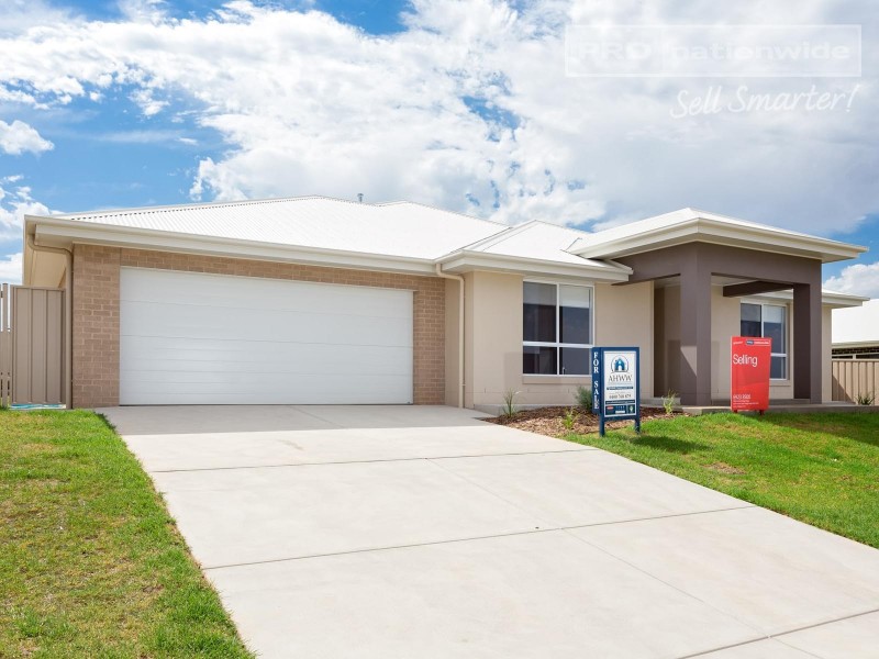 65 Barmedman Avenue, Gobbagombalin NSW 2650