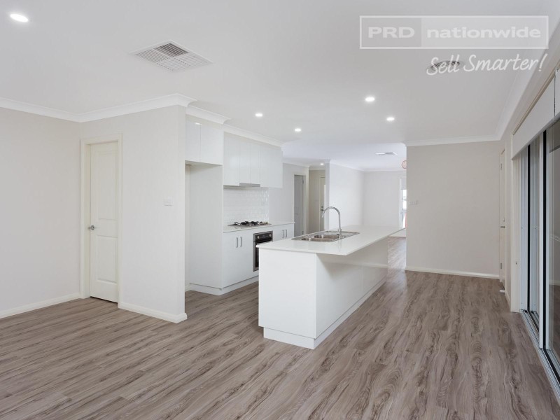 65 Barmedman Avenue, Gobbagombalin NSW 2650