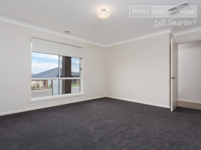 65 Barmedman Avenue, Gobbagombalin NSW 2650