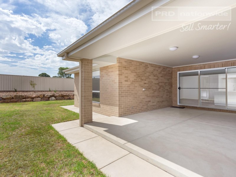 65 Barmedman Avenue, Gobbagombalin NSW 2650