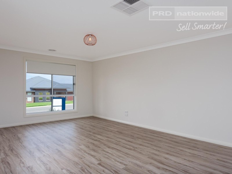 65 Barmedman Avenue, Gobbagombalin NSW 2650