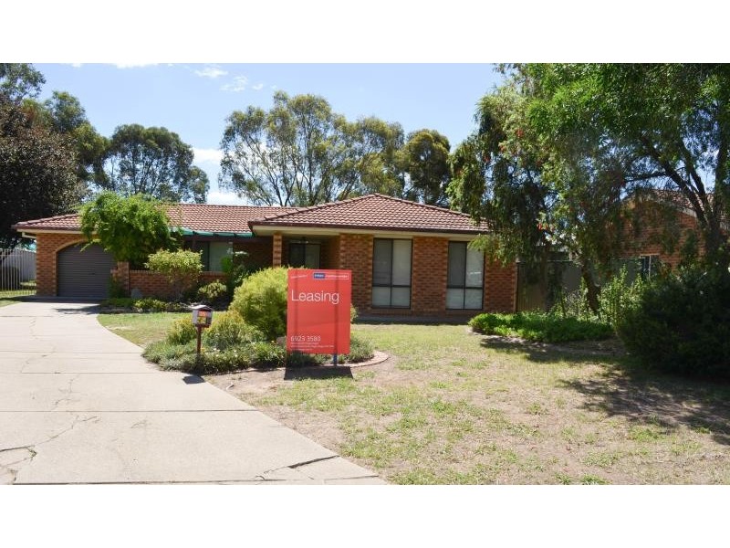 35 Warrambool Crescent, Glenfield Park NSW 2650