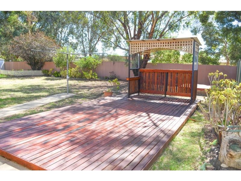 35 Warrambool Crescent, Glenfield Park NSW 2650