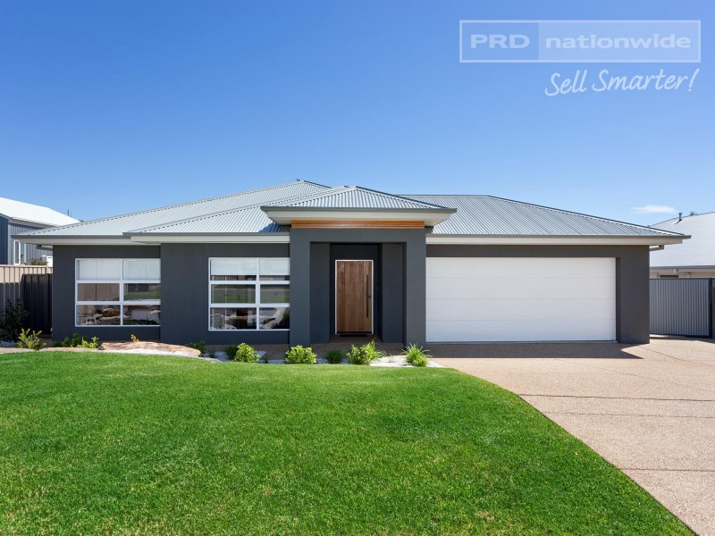 3 Breasley Crescent, Boorooma NSW 2650