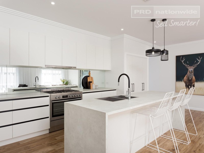 3 Breasley Crescent, Boorooma NSW 2650