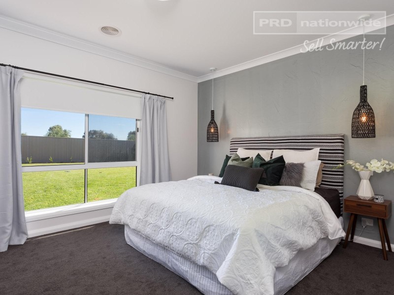 3 Breasley Crescent, Boorooma NSW 2650