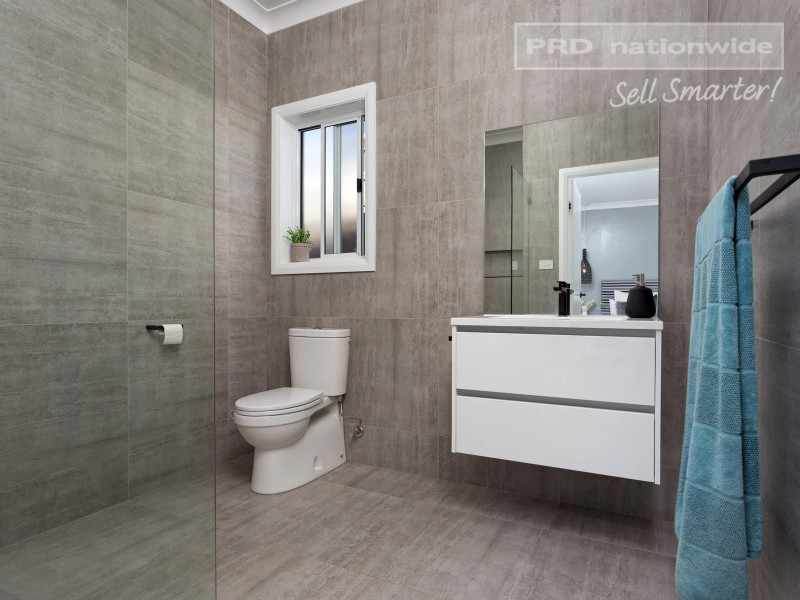 3 Breasley Crescent, Boorooma NSW 2650