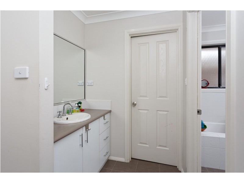 47 Barrima Drive, Glenfield Park NSW 2650