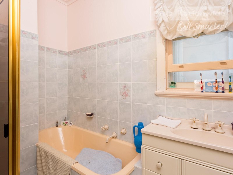 33 Mitchelmore Street, Turvey Park NSW 2650