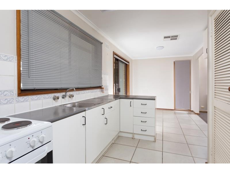 6 Gregory Crescent, Lake Albert NSW 2650