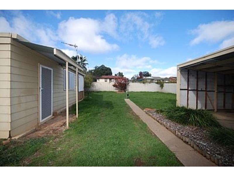 34 Blakemore Avenue, Ashmont NSW 2650